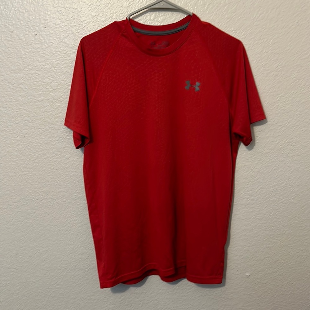 Men’s Red Under Armor Shirt!
